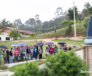 Terço rezado na praça Nossa Senhora Aparecida