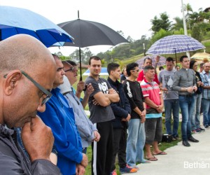 Terço rezado na praça Nossa Senhora Aparecida