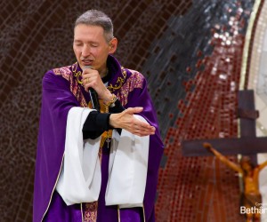 Santa Missa  com Pe. Marcelo Rossi  - Na Trilha da Cura