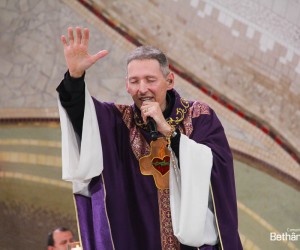 Santa Missa  com Pe. Marcelo Rossi  - Na Trilha da Cura