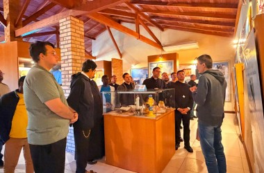 Missionários Orionitas visitam o Memorial Padre Léo durante Missão de Férias