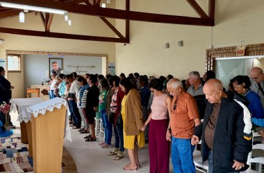 Fiéis de Maceió visitam o Memorial Padre Léo, em São João Batista