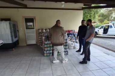 Empresários arrecadam quase três toneladas em alimentos e escolhem a Comunidade Bethânia para receber as doações