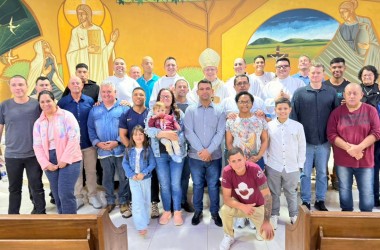 Dom Amilton visita Casa Nazaré e celebra com a Comunidade Bethânia em Curitiba