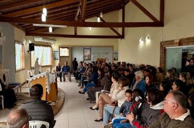 Comunidade Bethânia recebe relíquias de primeiro grau de São Carlo Acutis