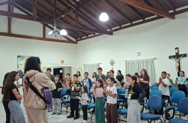 Comunidade Bethânia acolhe crianças e adolescentes no II Retiro de Coroinhas da Paróquia Santo Antônio, de Itapema