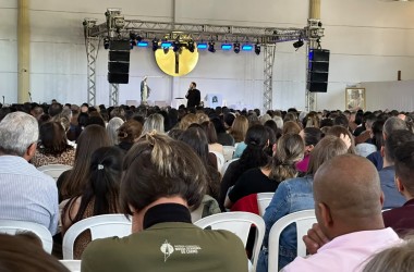 Mais de mil fiéis participam do Kairós Clamando por Curas