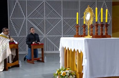 Pregação com Padre Elinton Costa abre a programação do acampamento Na Trilha da Cura