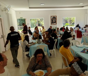 Filhos e filhas da Comunidade Bethânia de Lorena participam de retiro espiritual