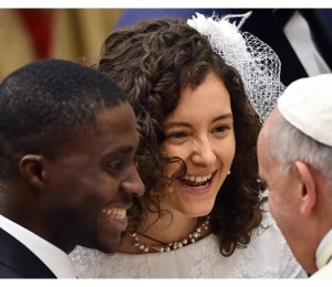Papa aos jovens: não tenham medo do casamento