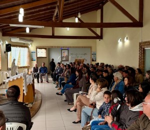 Comunidade Bethânia recebe relíquias de primeiro grau de São Carlo Acutis