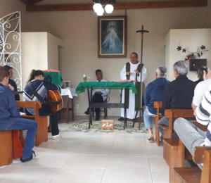 Missa sertaneja emociona Dia do Filho, em Irati