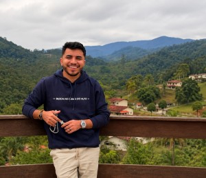 DJ católico Moisés dos Santos visita o Memorial Padre Léo e destaca o legado de evangelização do Servo de Deus