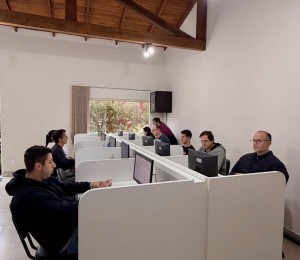 Curso de Informática amplia oportunidades de formação na Comunidade Bethânia