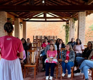 Comunidade Bethânia promove momento de escuta, prevenção e autocuidado durante o Outubro Rosa