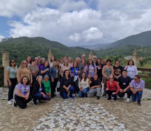 Há 24 anos Mirian organiza caravanas para visitar a Comunidade Bethânia