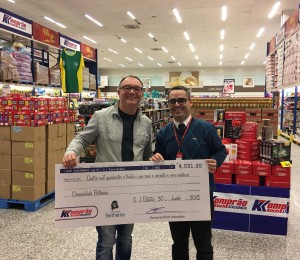 Bethânia recebe último cheque do programa Troco Solidário