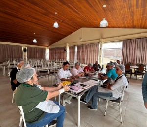 Curso de conservas de frutas, hortaliças e temperos é realizado na Comunidade Bethânia