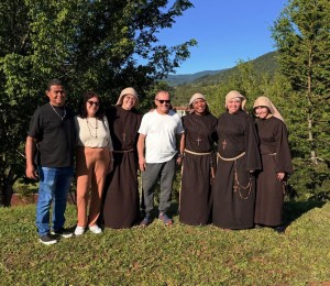 Irmãs da Fraternidade O Caminho visitam o Memorial Padre Léo e conhecem o legado da Comunidade Bethânia