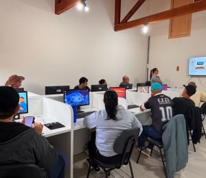 Curso de informática amplia oportunidades de reinserção social para acolhidos da Comunidade Bethânia