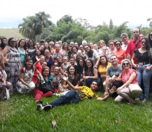 Peregrinos conhecem Recanto Lorena (SP) após chamas atingirem ônibus