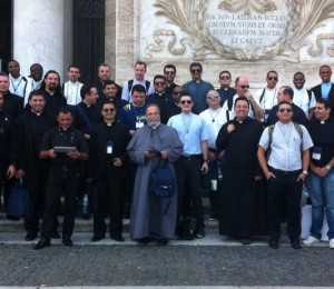 Mil sacerdotes de 90 países estão reunidos em São João De Latrao, Roma, para o Terceiro Retiro Mundial de Sacerdotes. 