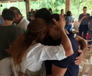 Encontro das Famílias emociona participantes, no recanto São João Batista