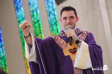 Padre Elinton Costa presidirá Santa Missa  no Santuário Pai das Misericórdias 