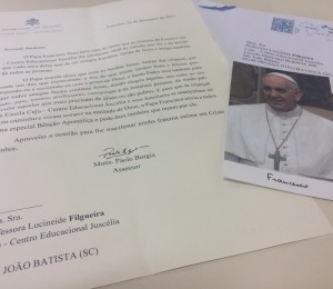 Papa Francisco responde cartas escritas pelos alunos do 1º ano do Ceju de São João Batista