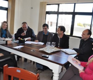 Administração Geral e Adm do Recanto Guarapuava em reunião com o secretário de Assistência Social, Abraham Haick, com o diretor do Departamento Giovani Caetano Jaskulski e equipe.