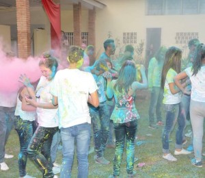 Alegria colorida contagia Kairós Jovens Sarados, em Guarapuava
