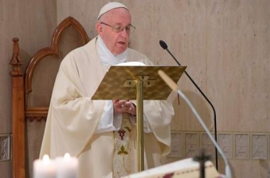 Não ser cristãos aguados que esquecem a alegria do testemunho, exorta o Papa