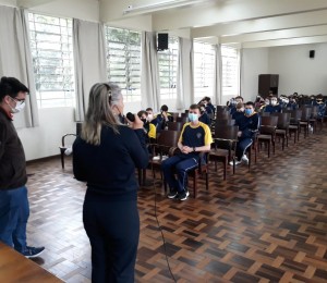 Missão da Comunidade Bethânia é apresentada aos estudantes do Colégio Arquidiocesano de Curitiba (PR)